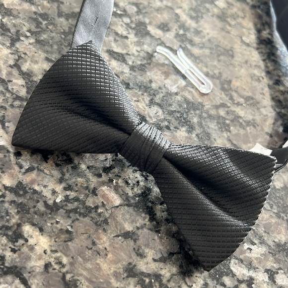 Calvin Klein Bow Tie EUC - Picture 2 of 7